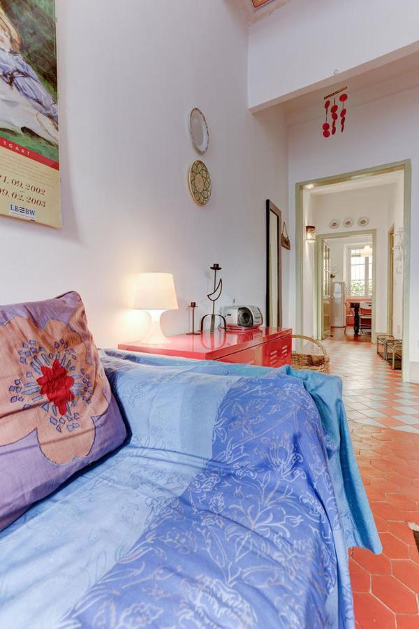 Les Fresques Apartment *