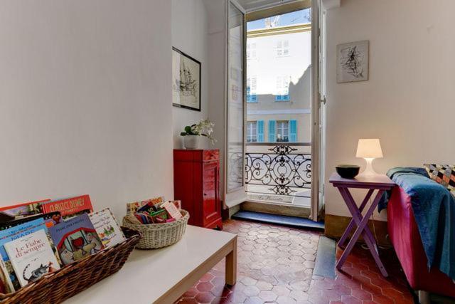Les Fresques Apartment *