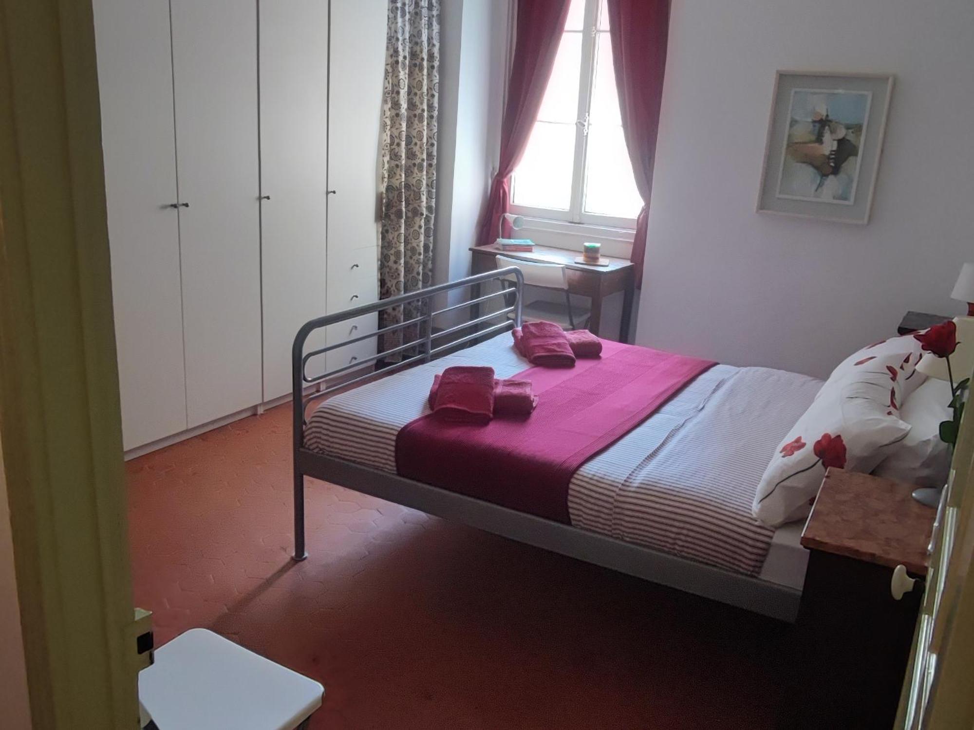 Les Fresques Apartment *